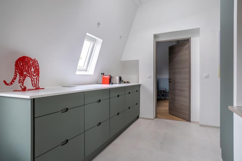 Appartement De 100M2 Dans Un Parc A 20 Mn Du Centre De Paris Garches Exterior foto