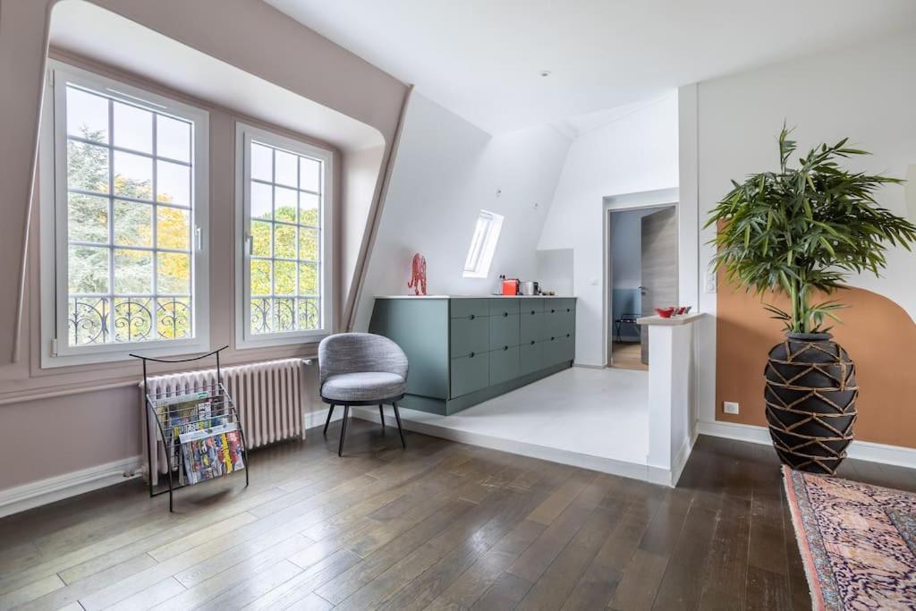 Appartement De 100M2 Dans Un Parc A 20 Mn Du Centre De Paris Garches Exterior foto