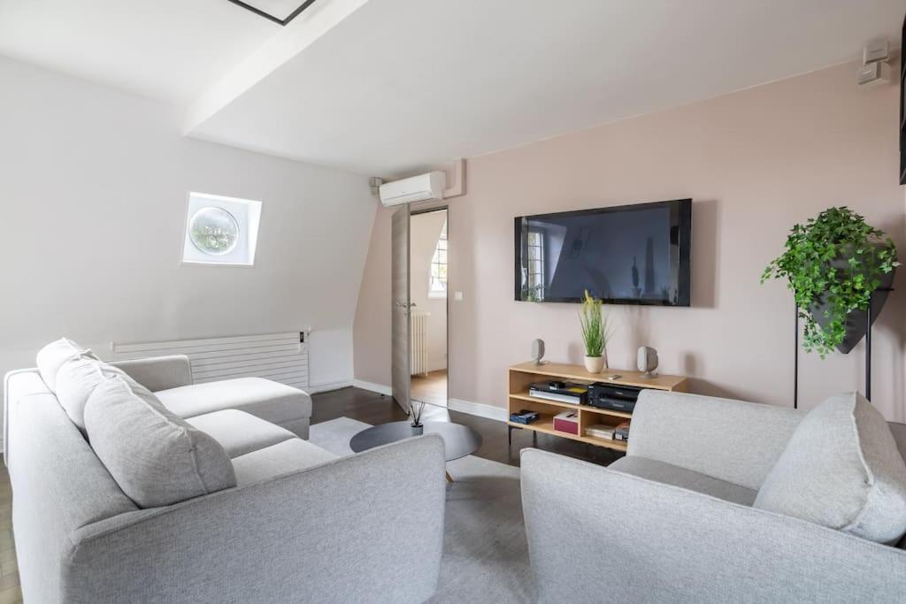 Appartement De 100M2 Dans Un Parc A 20 Mn Du Centre De Paris Garches Exterior foto
