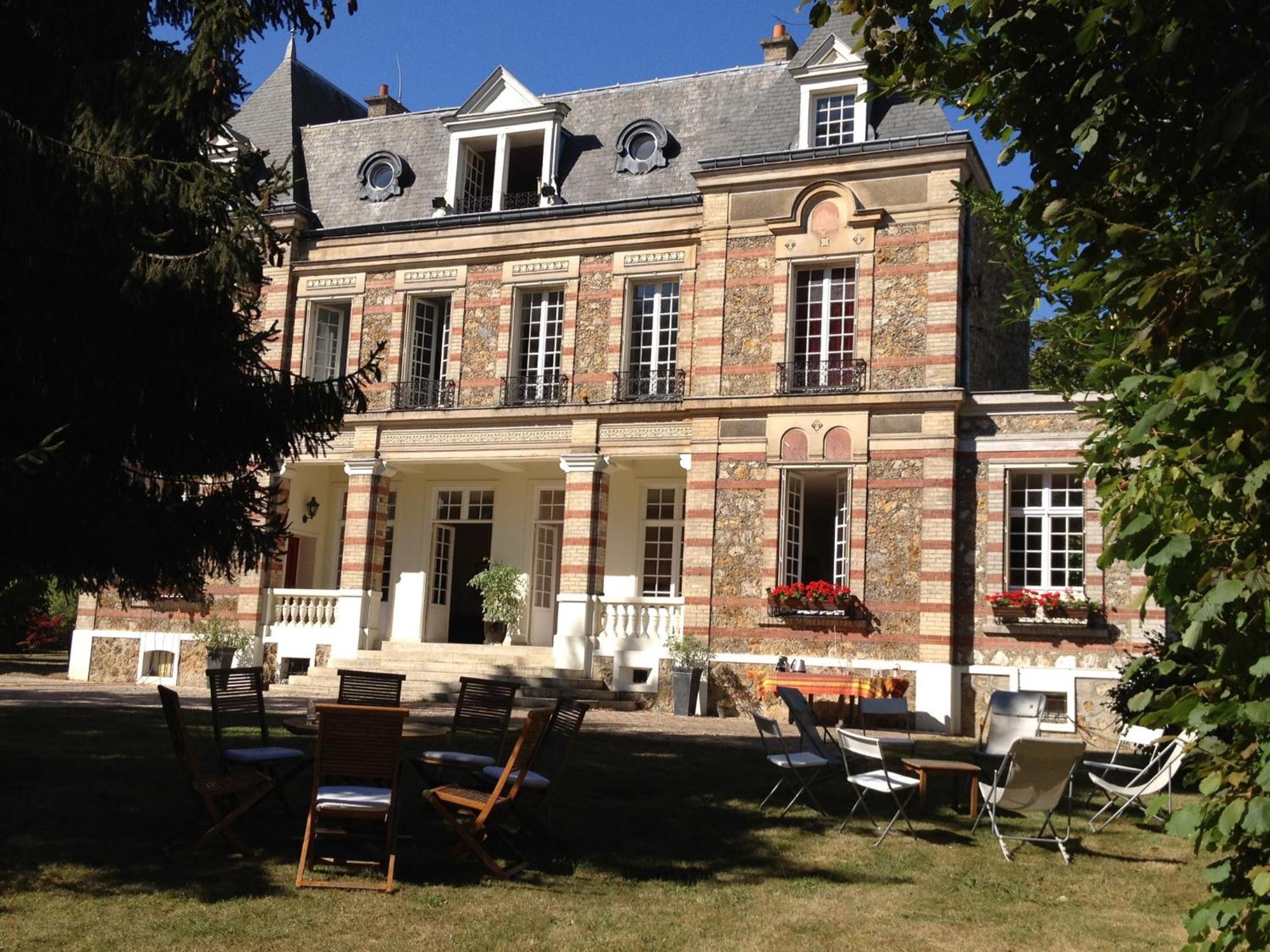 Appartement De 100M2 Dans Un Parc A 20 Mn Du Centre De Paris Garches Exterior foto